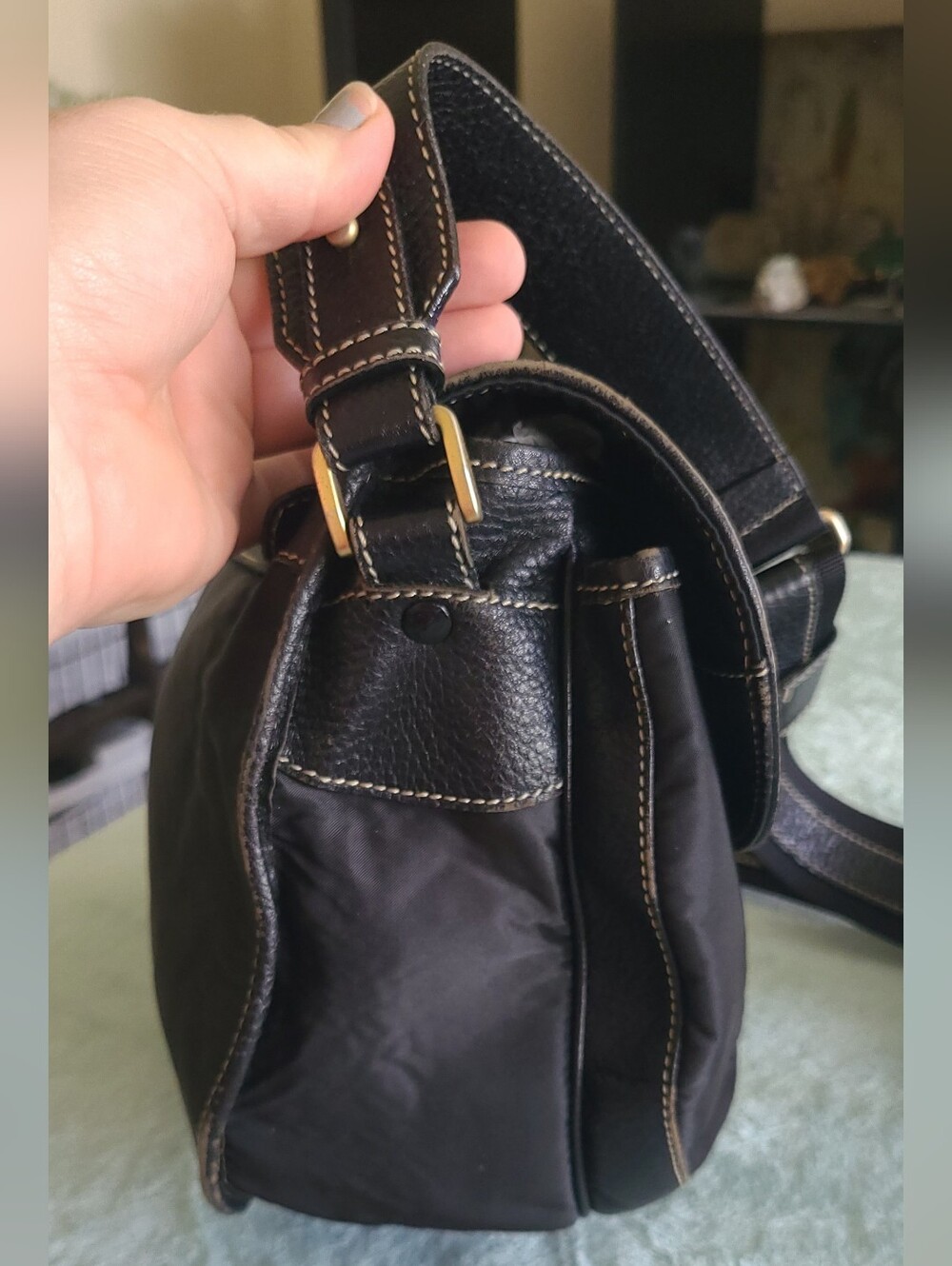 Bally U Collection Black Crossbody Shoulder Bag with Gold Accents - Picture 4 of 15